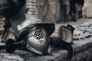合金裝備2，破壞之王是日本的動作冒險系列合金裝備的第二部作品。在這款游戲中，玩家將扮演一名叫做Snake的主人公，與他的朋友Gordon一起潛入敵人的基地，試圖奪回被占領的臺灣。，合金裝備2，破壞之王 游戲介紹