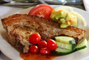 烤肉大作戰(zhàn)，吃烤肉攻略游戲推薦，烤肉大作戰(zhàn)，如何玩轉(zhuǎn)這個(gè)美食戰(zhàn)斗游戲