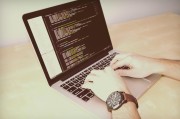 在編程領(lǐng)域中，Python語言作為一門廣泛應(yīng)用于各種場景的高級編程語言，憑借其簡潔明了、豐富的庫支持和強(qiáng)大的生態(tài)系統(tǒng)的特性，深受開發(fā)者們的喜愛。而為了解決一些特定問題或滿足特定需求，我們常常需要在代碼中引入一些插件。這些插件可以是我們用來擴(kuò)展Python功能的工具，也可以是用于提高開發(fā)效率的輔助工具。，Python插件，深入理解與使用，Python插件，解決編程難題，提升開發(fā)效率