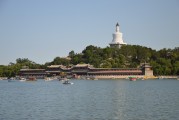 北京北海公園，一款值得游玩的游戲，感受歷史與現(xiàn)代交融的北京北海公園，一款值得一游的游戲