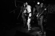 廣州音樂酒吧游戲攻略，帶你走進(jìn)瘋狂的廣州音樂酒吧，新手必看的游戲攻略