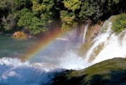 水上公園游玩攻略，如何玩得盡興不累，水上樂園玩法指南，讓你的夏日輕松愉快過