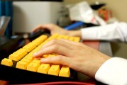 如何在網(wǎng)站放音樂插件，一種簡(jiǎn)單易行的方法，讓你的網(wǎng)站聽起來更好聽，簡(jiǎn)單易行的音樂插件推薦，三種簡(jiǎn)單易行的音樂插件推薦，讓您的網(wǎng)站聽起來更好聽