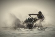 賽車之魂是一款以賽車為主題的動作冒險游戲。在游戲中，玩家將扮演一名賽車手，在不同的賽道上挑戰(zhàn)各種駕駛技巧和策略。這篇文章將為你提供一份詳細的賽車之魂游戲攻略，幫助你更好地理解和享受這款游戲。，賽車之魂，全方位的游戲攻略與操作指南