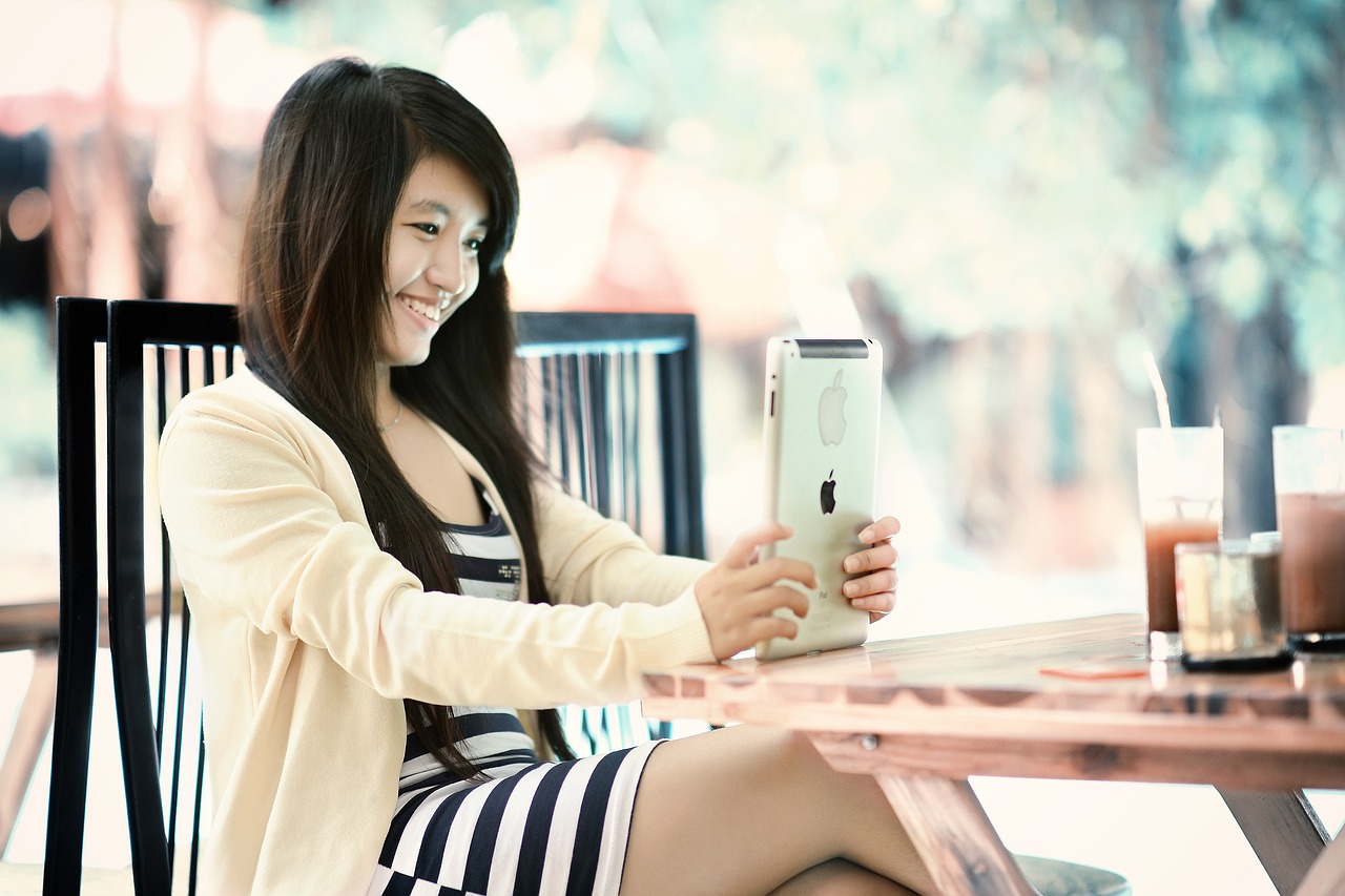 網(wǎng)頁(yè)游戲中的美女_網(wǎng)游游戲美女圖片大全